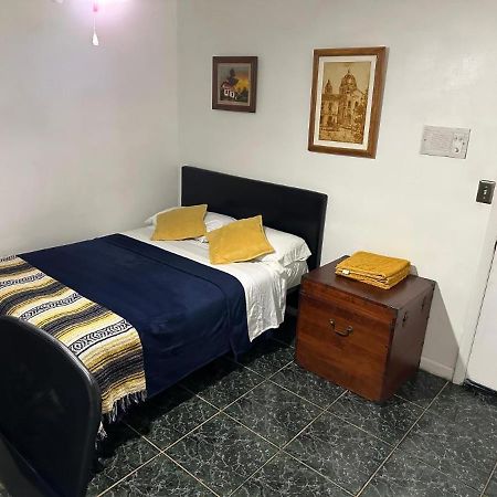 Snug Minimalist Full Bed With 50 Inch Smart Tv, Netflix, Airplay, Mini-Fridge, And 500 Mbps Wifi Near Fiu, Dolphin Mall, Airport 마이애미 외부 사진